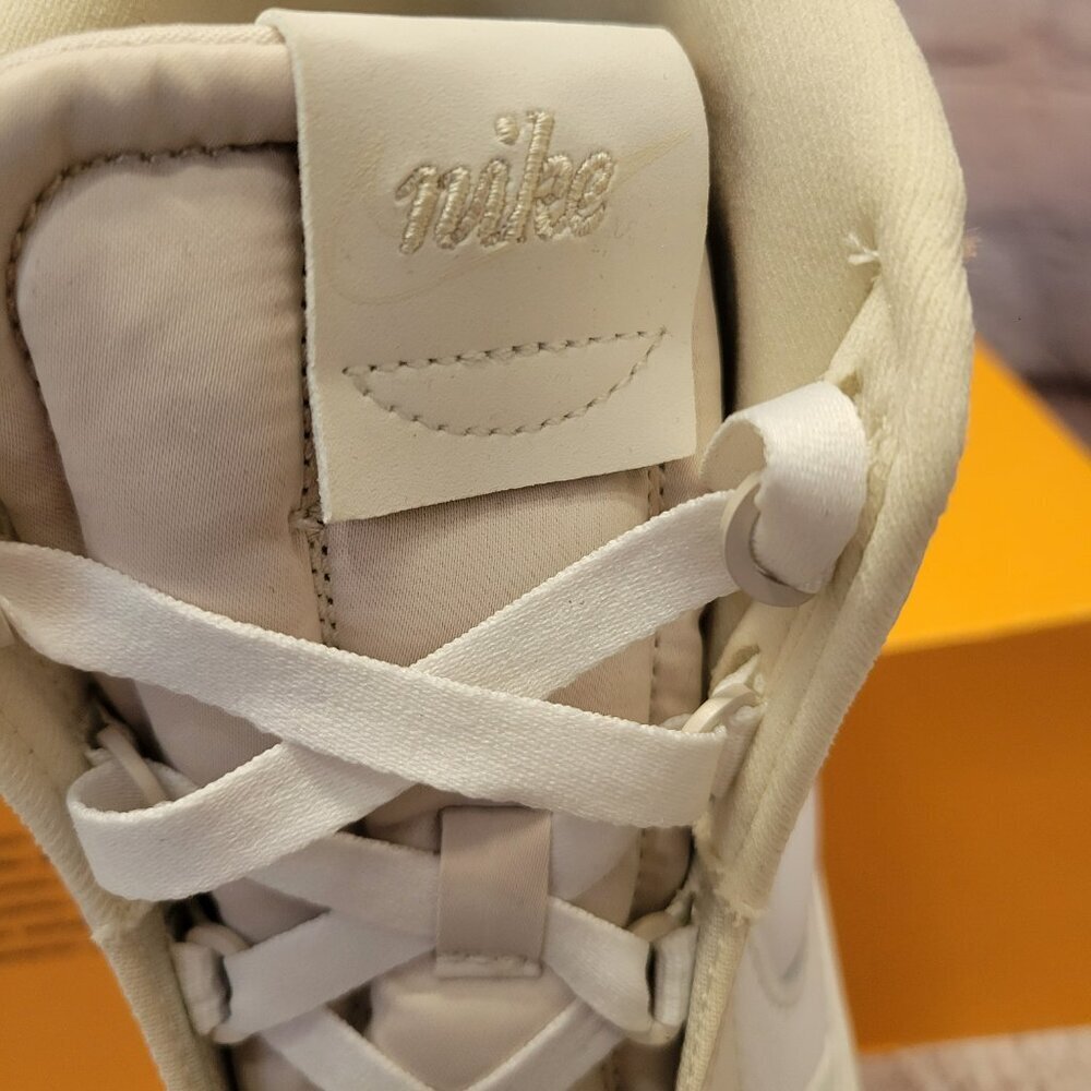 Nike Women's Blazer Mid Victory Casual Sneakers - Picture 5 of 10
